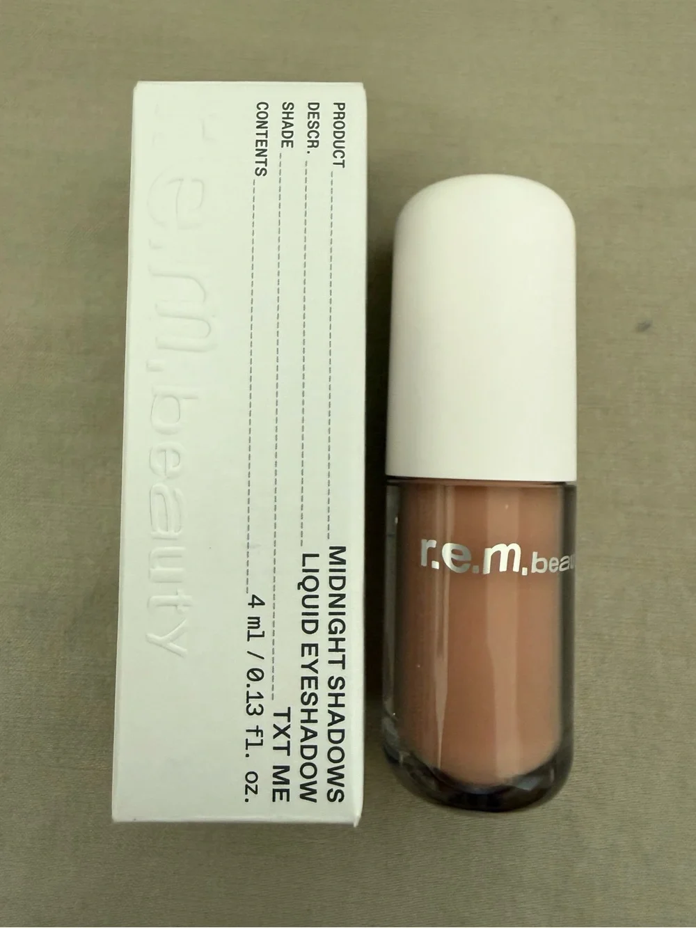 r.e.m. beauty Liquid Eyeshadow